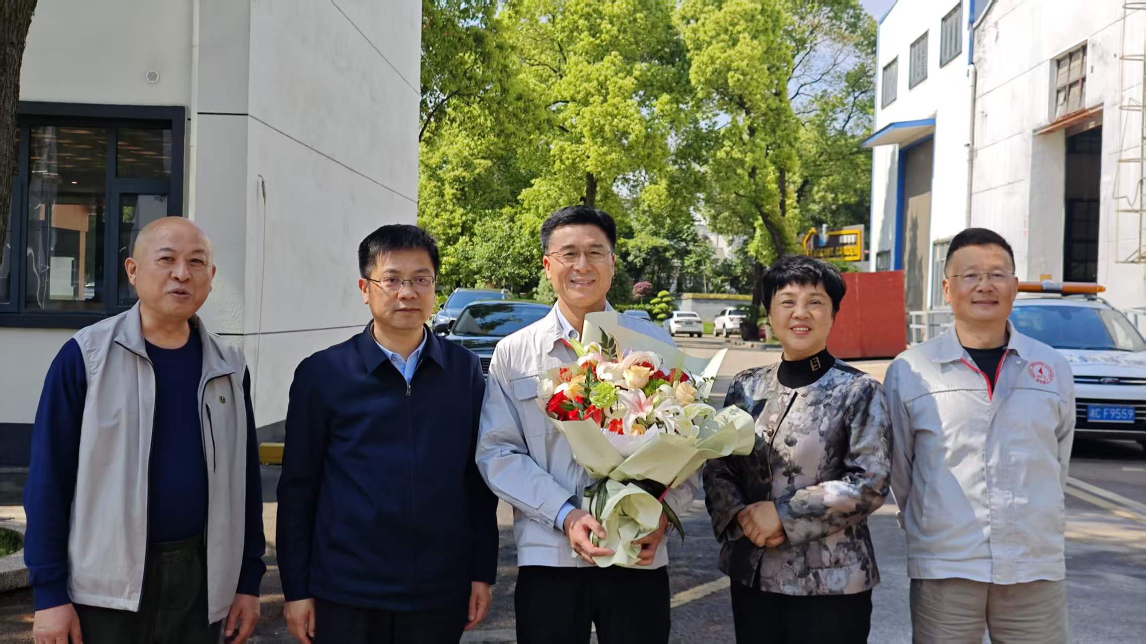 雨湖区区委书记陈小平一行走访米兰体育-米兰（中国）
公司